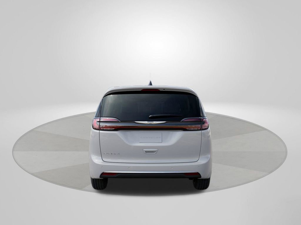 New 2026 Chrysler Pacifica Select image 7