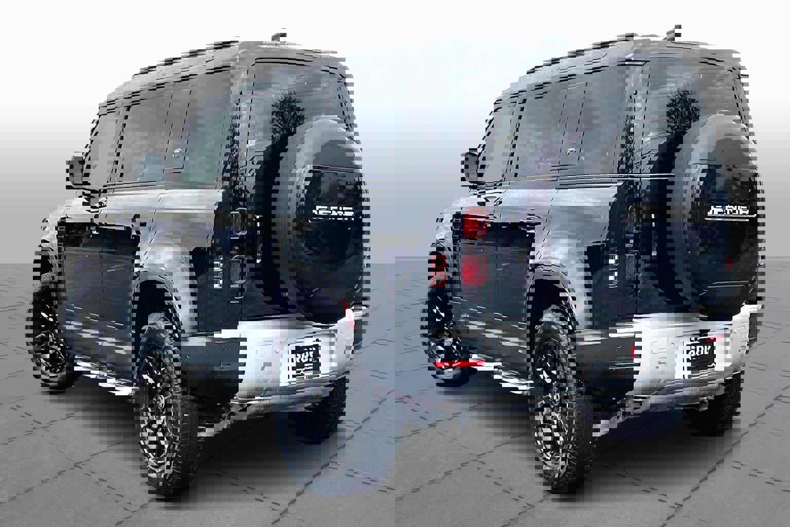 Used 2024 Land Rover Defender 110 S image 12