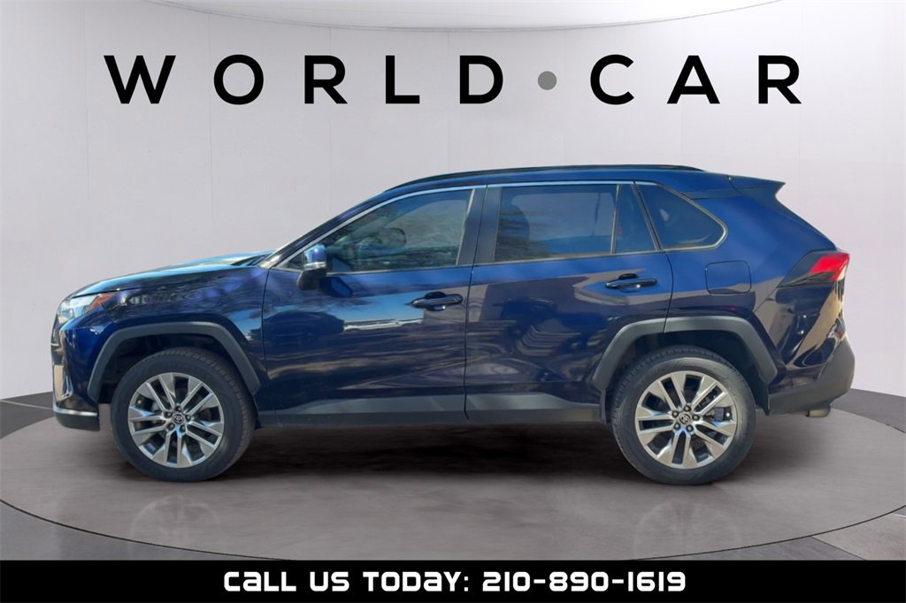 Used 2022 Toyota RAV4 XLE Premium image 6