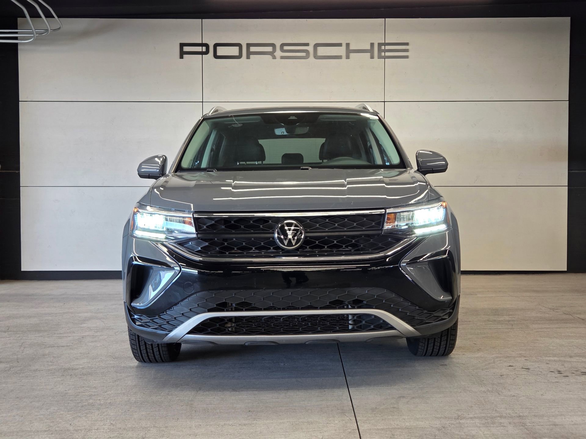 Used 2022 Volkswagen Taos SE image 28