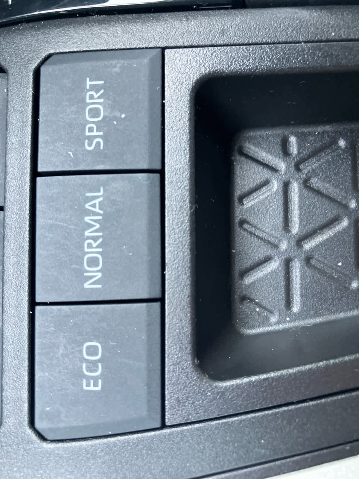 Used 2021 Toyota RAV4 XLE Premium image 27