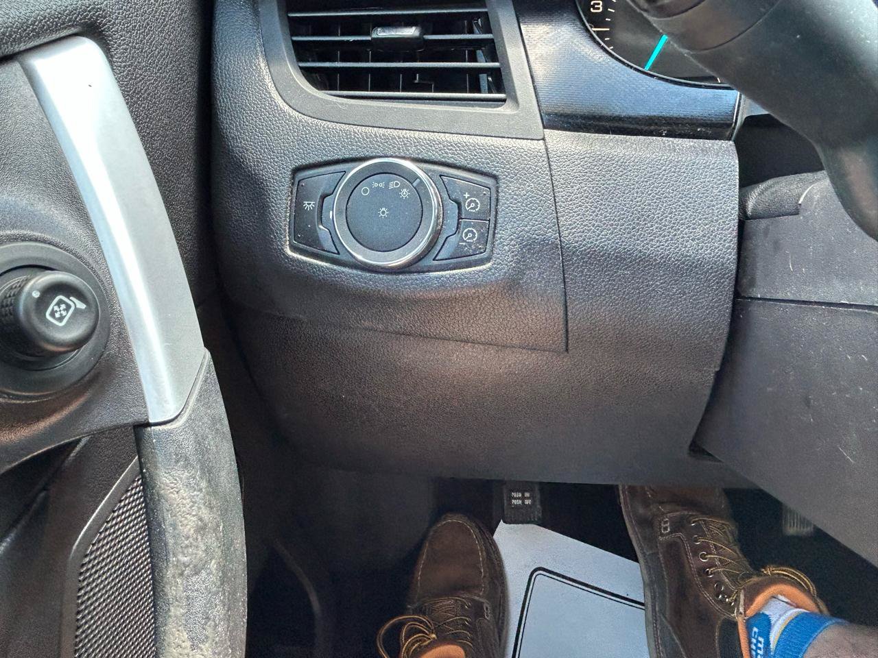 Used 2012 Ford Edge SE FWD image 25