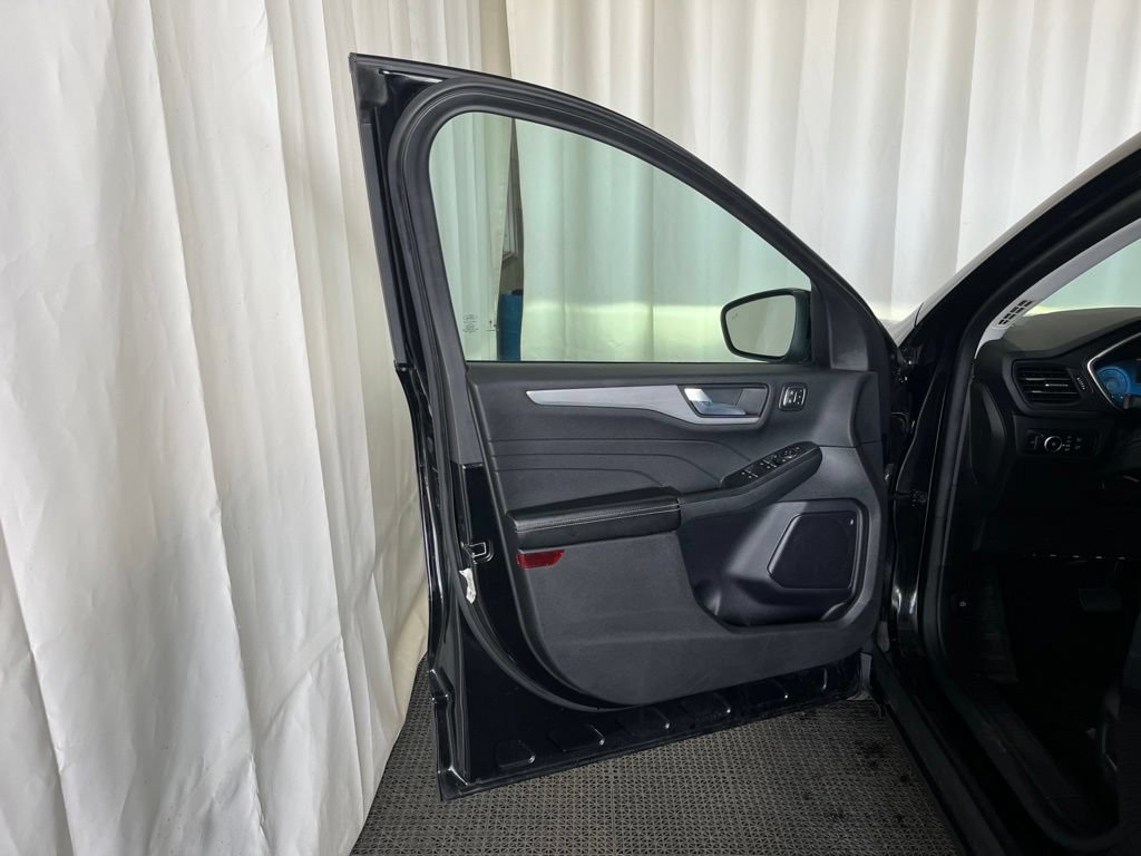 Used 2024 Ford Escape Platinum AWD/4WD image 18