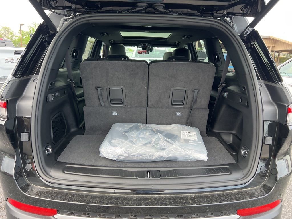 New 2026 Jeep Grand Cherokee L Limited image 12