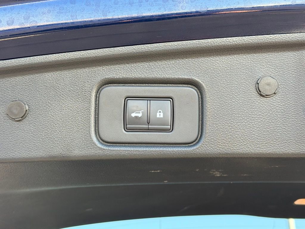 Used 2025 Nissan Pathfinder Platinum image 49