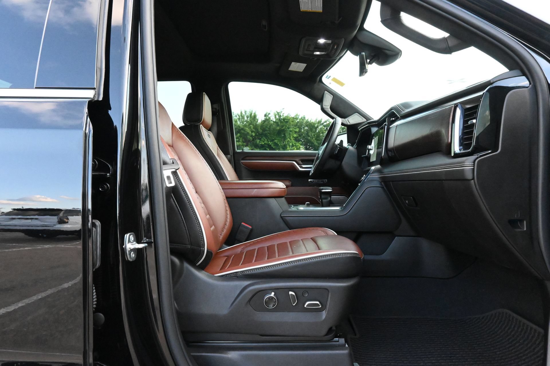 Used 2026 GMC Sierra 1500 Denali Ultimate AWD/4WD image 26