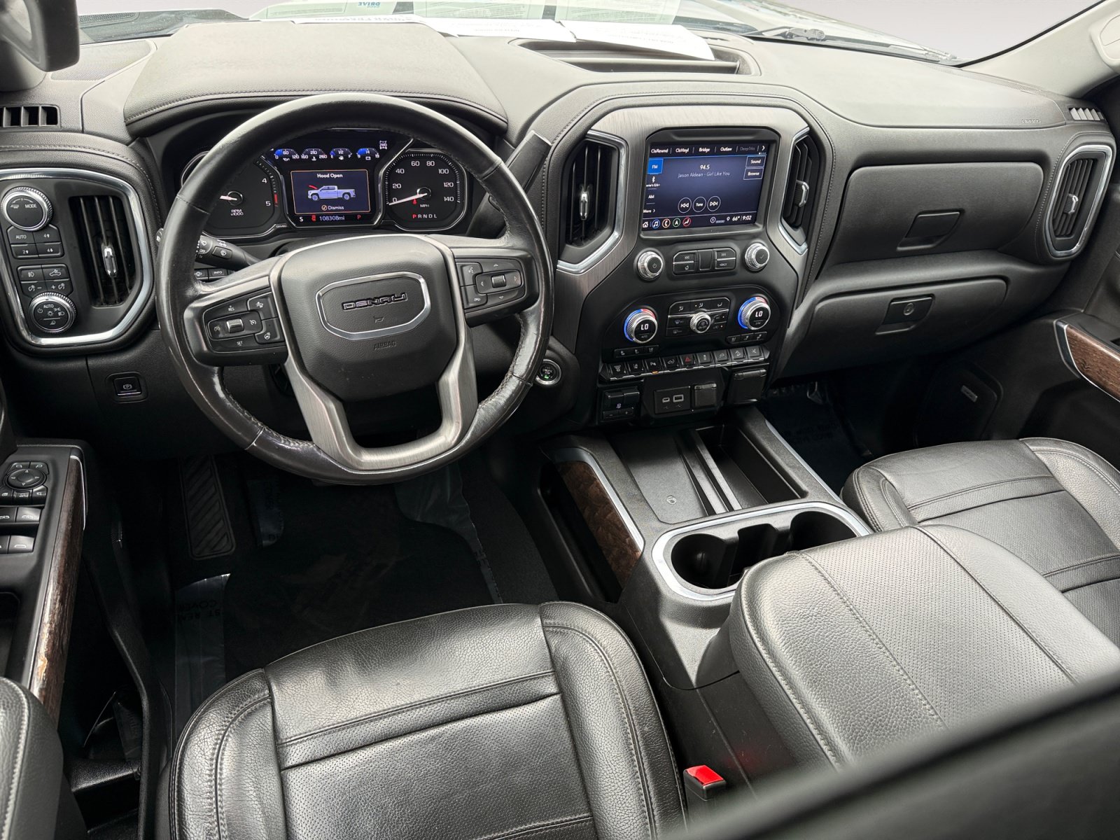 Used 2023 GMC Sierra 2500 Denali w/ Denali Black Diamond Edition AWD/4WD image 15