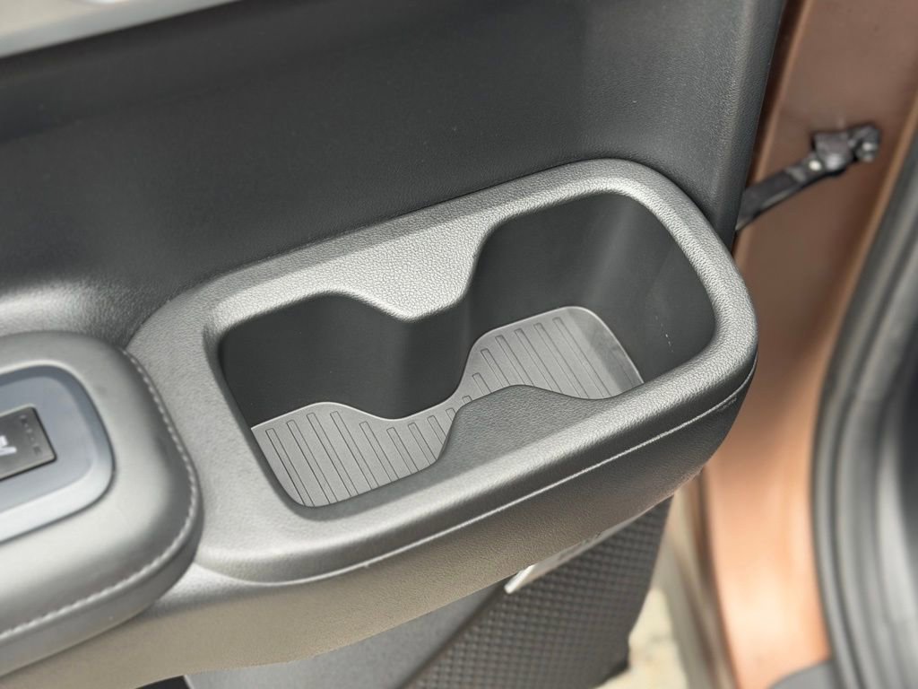 Used 2025 Hyundai Santa Fe Limited image 12
