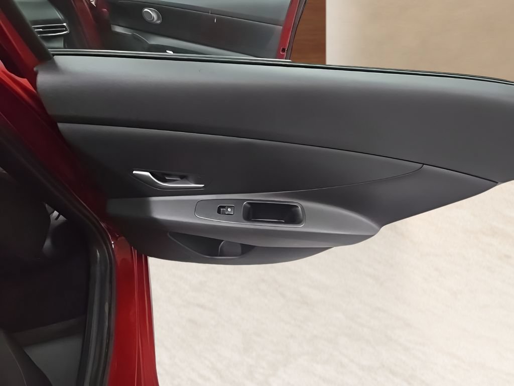 Used 2024 Hyundai Elantra SEL FWD image 20