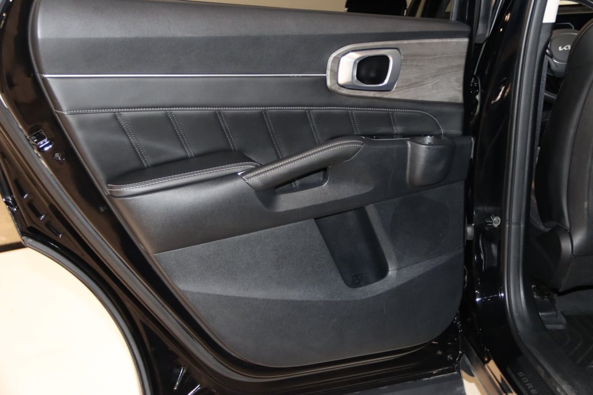 Used 2025 Kia Sorento SX AWD/4WD image 49