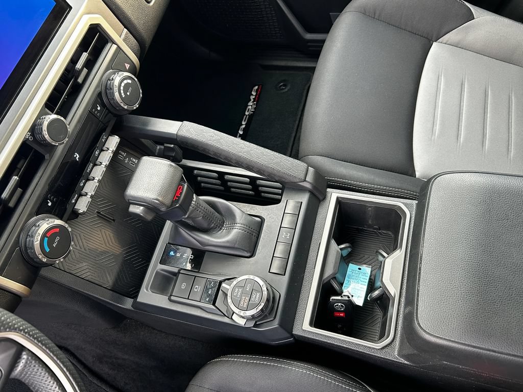 Used 2024 Toyota Tacoma TRD Off-Road AWD/4WD image 19