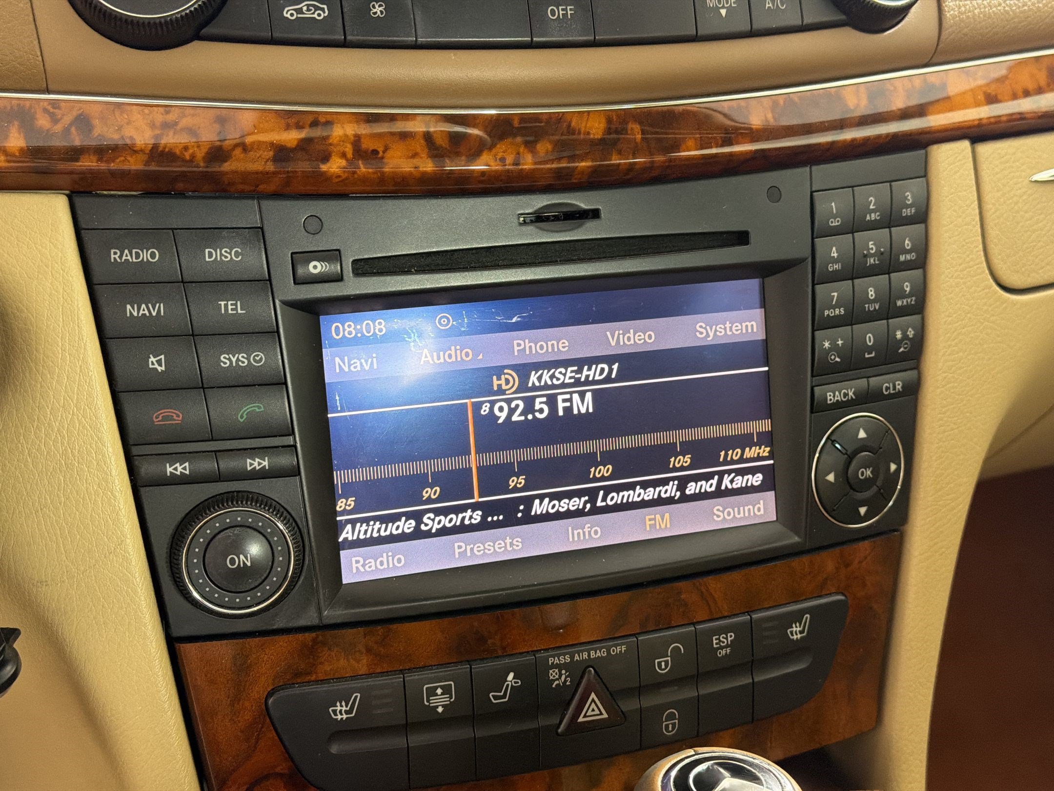Used 2009 Mercedes-Benz E 350 4MATIC Sedan image 19