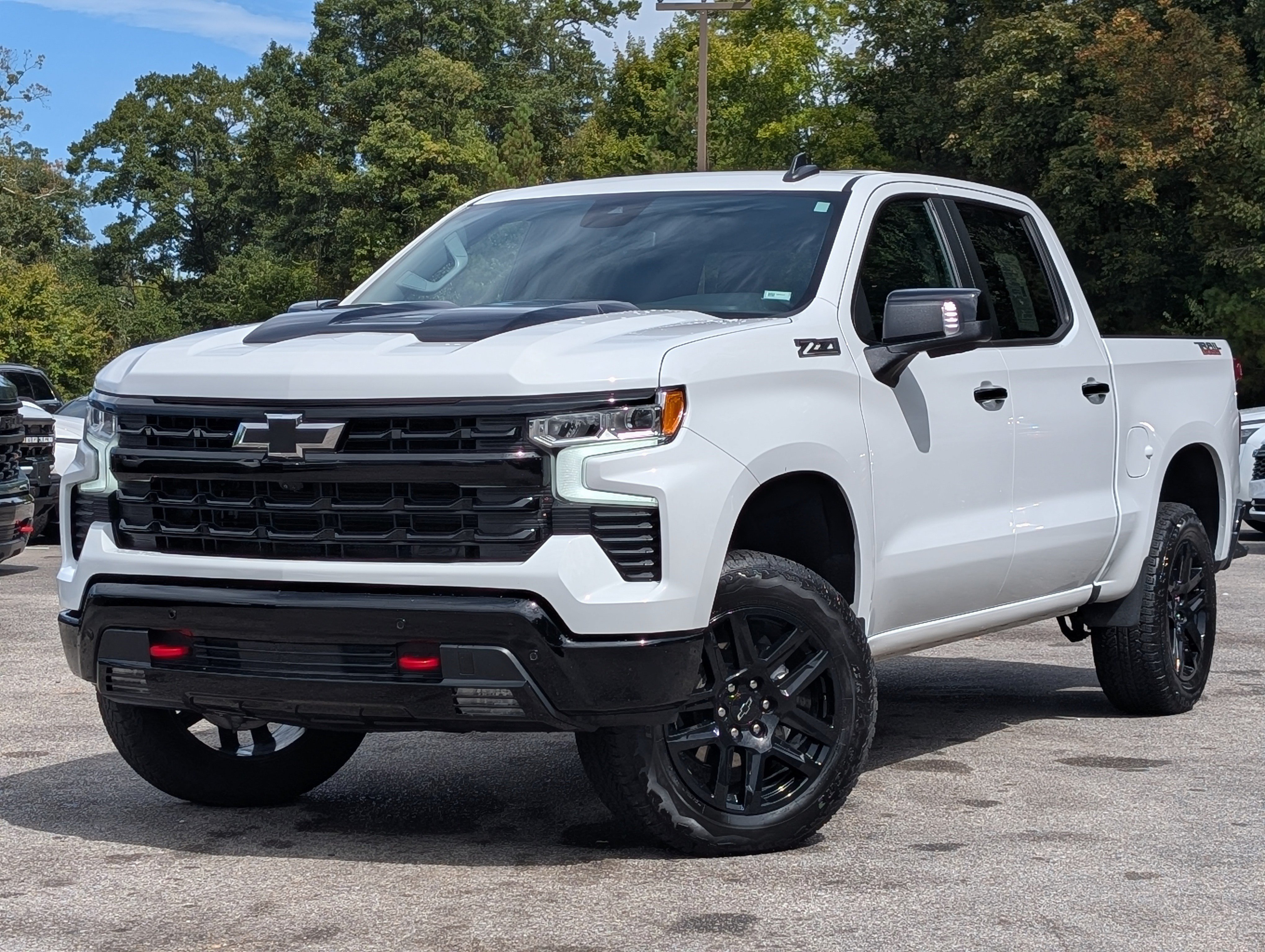 Used 2026 Chevrolet Silverado 1500 LT Trail Boss w/ LT Trail Boss Premium Package AWD/4WD image 4