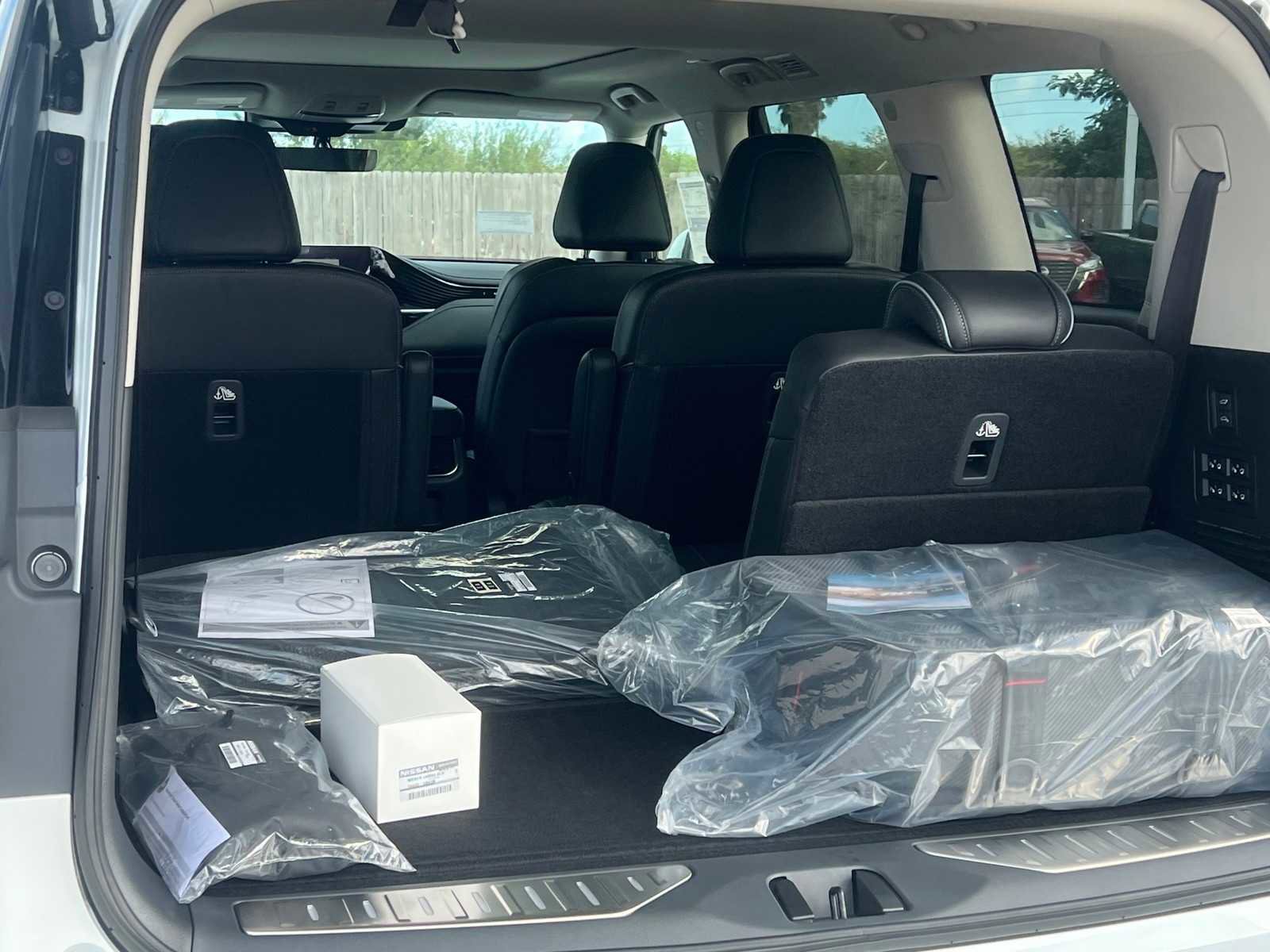 New 2026 INFINITI QX80 Luxe image 14