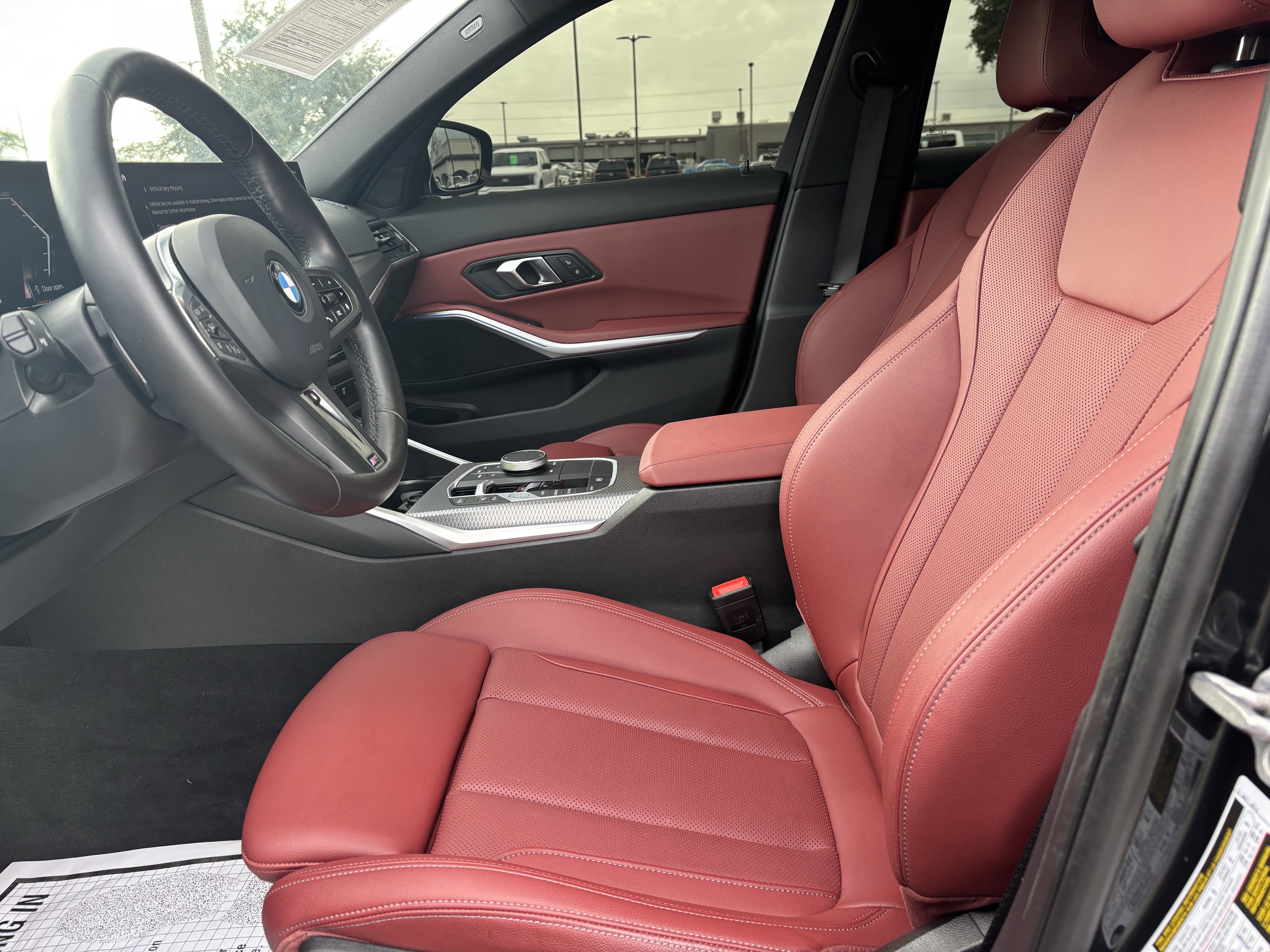 Used 2024 BMW 330i Sedan w/ M Sport Package image 15