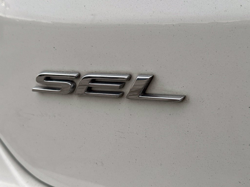 Used 2024 Ford Edge SEL AWD/4WD image 2