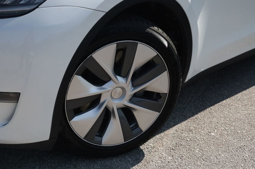 Used 2023 Tesla Model Y Long Range AWD/4WD image 8