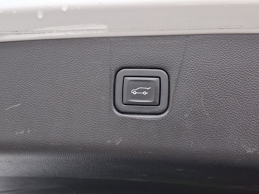 Used 2022 Chevrolet Blazer RS w/ Enhanced Convenience Package image 31