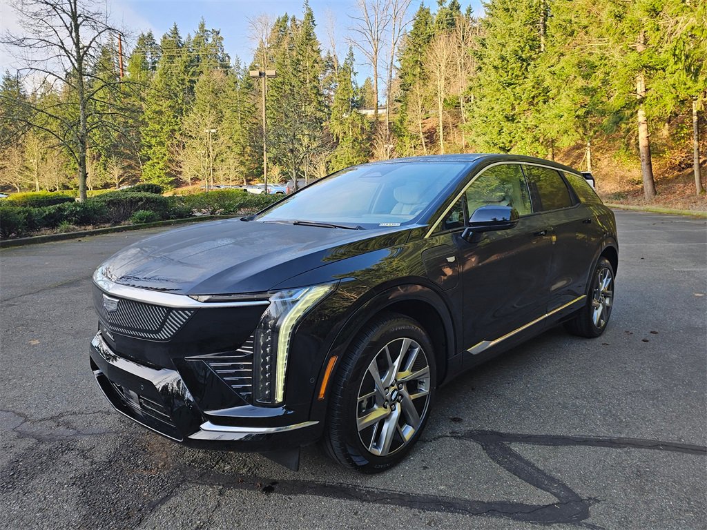 New 2026 Cadillac Optiq Luxury 2 image 3