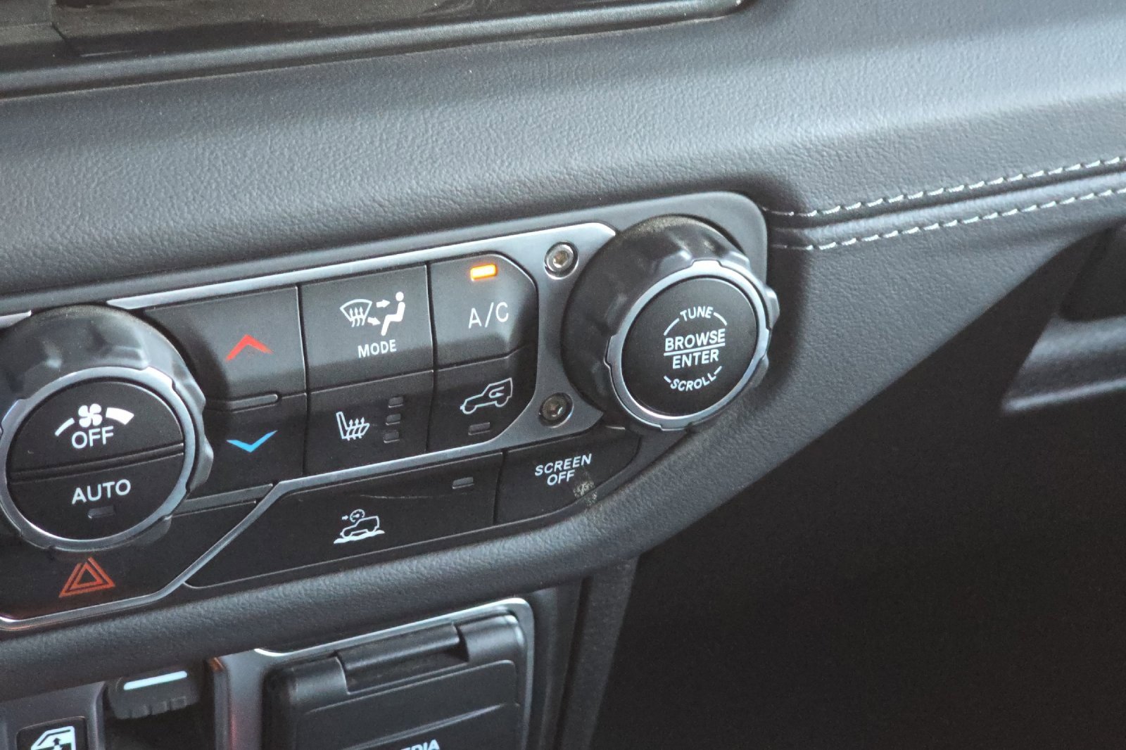 Used 2025 Jeep Gladiator Rubicon w/ Convenience Group image 27