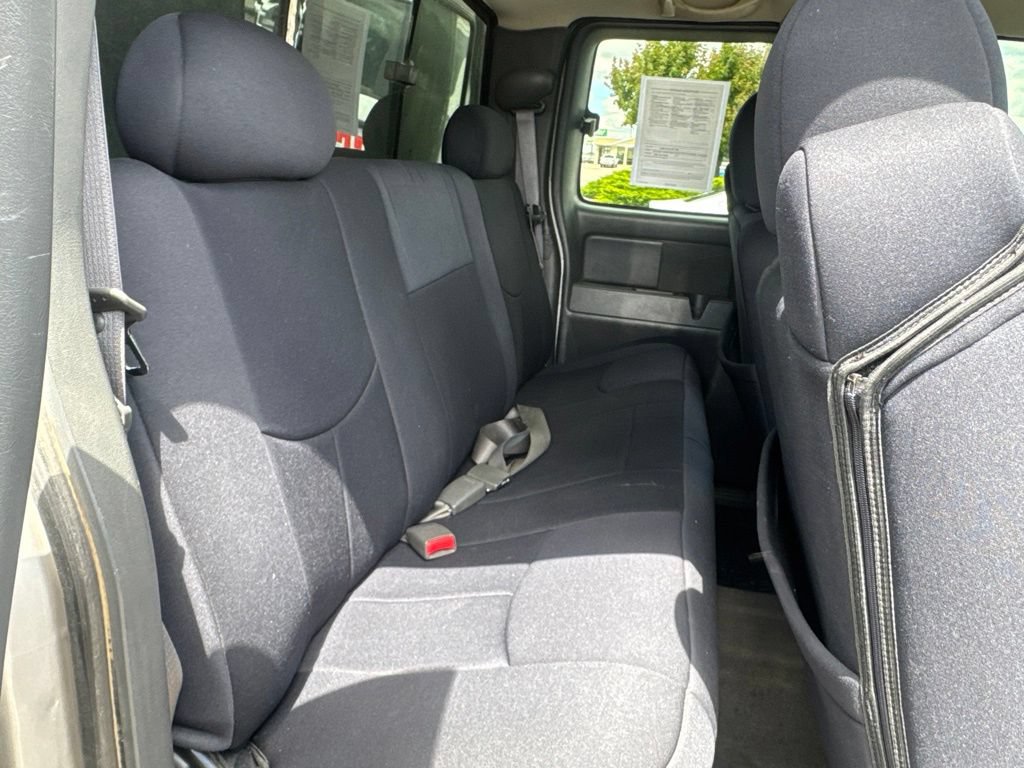 Used 2005 Chevrolet Silverado 2500 LS AWD/4WD image 27