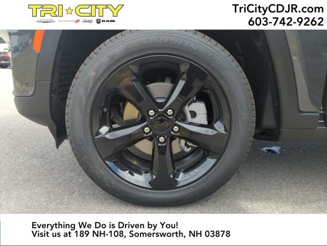 New 2025 Jeep Grand Cherokee Limited w/ Luxury Tech Group II image 42