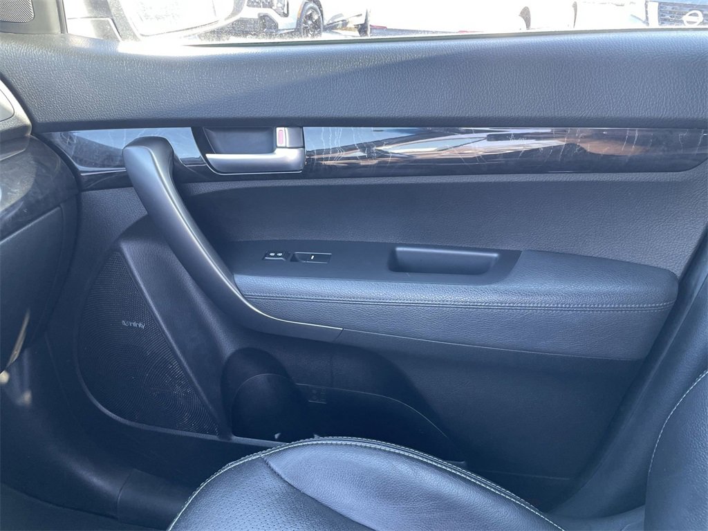 Used 2014 Kia Sorento SX w/ 3rd Row Package image 21