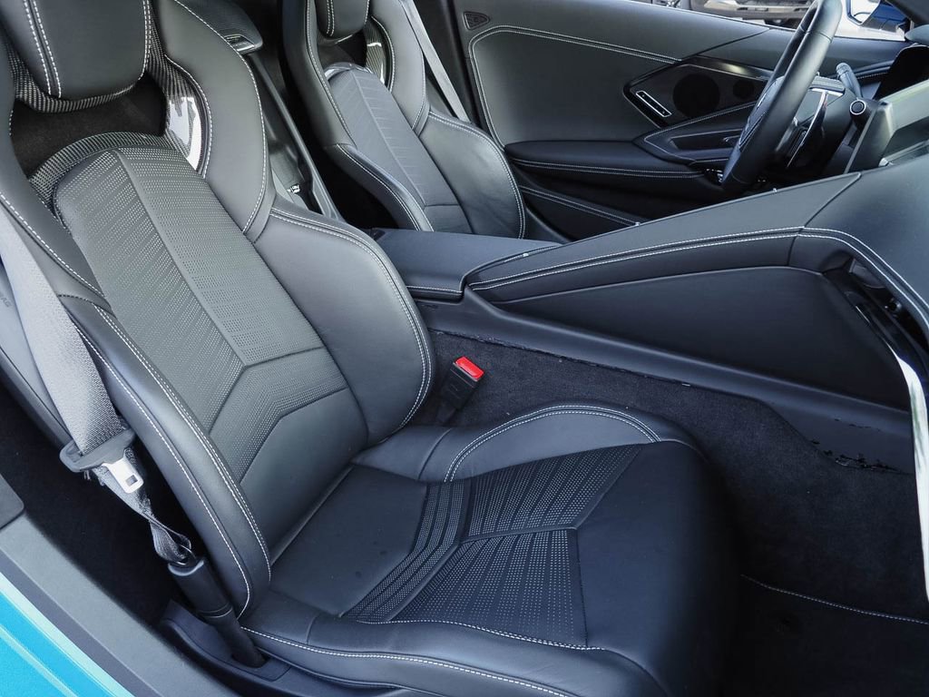 Used 2024 Chevrolet Corvette Stingray Premium Conv w/ Stealth Interior Trim Package RWD image 17