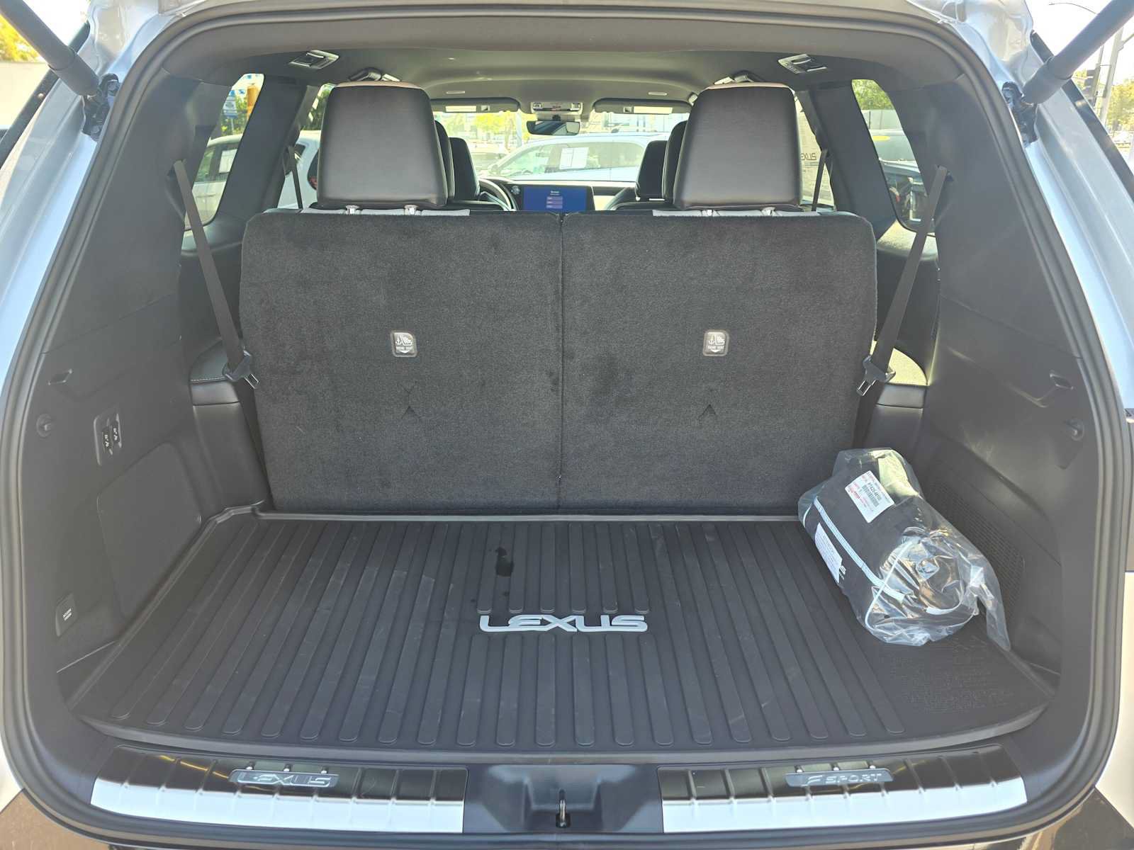 New 2026 Lexus TX 500h AWD image 15