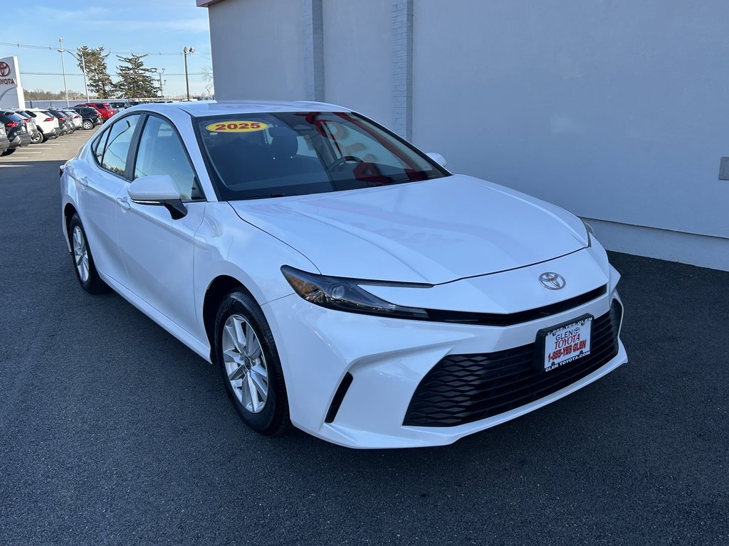 Used 2025 Toyota Camry LE w/ Convenience Package image 4
