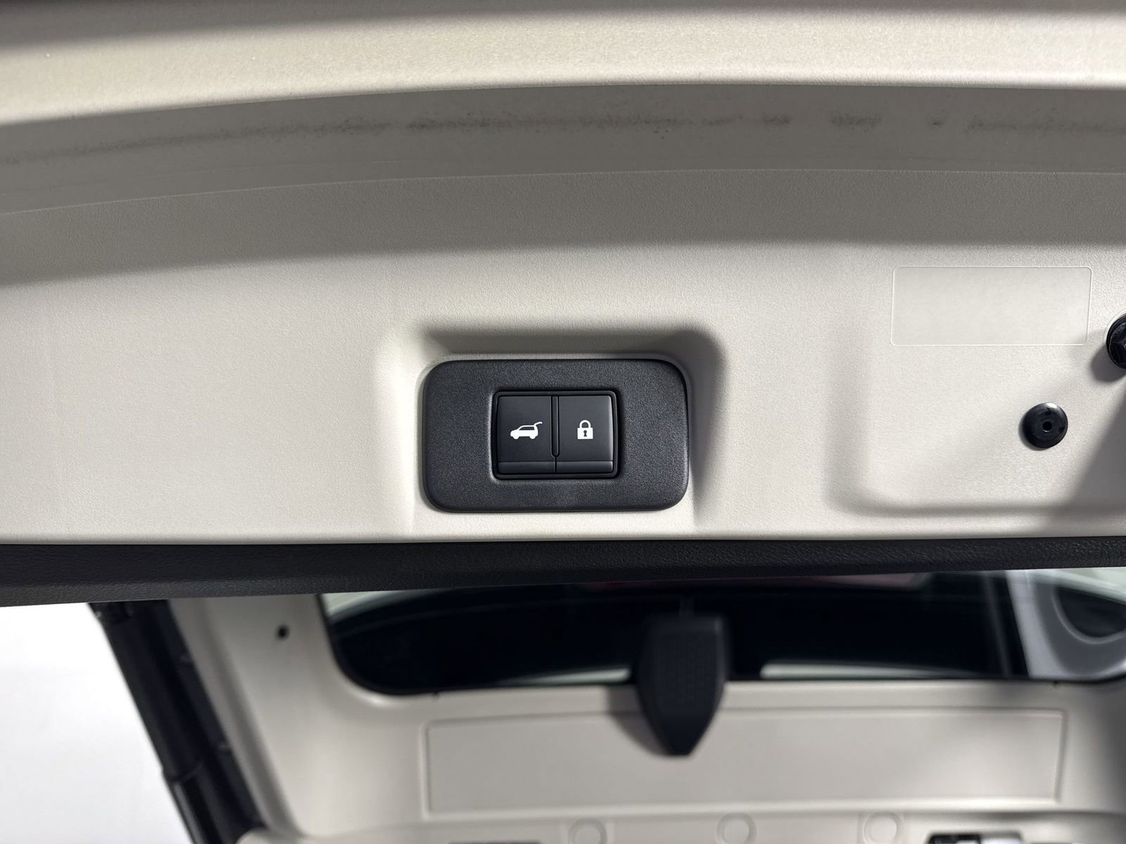 New 2025 Nissan Ariya AWD image 35