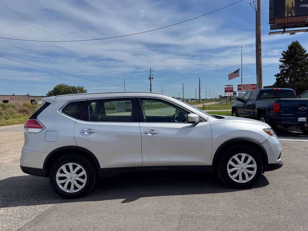 Used 2015 Nissan Rogue S AWD/4WD image 36