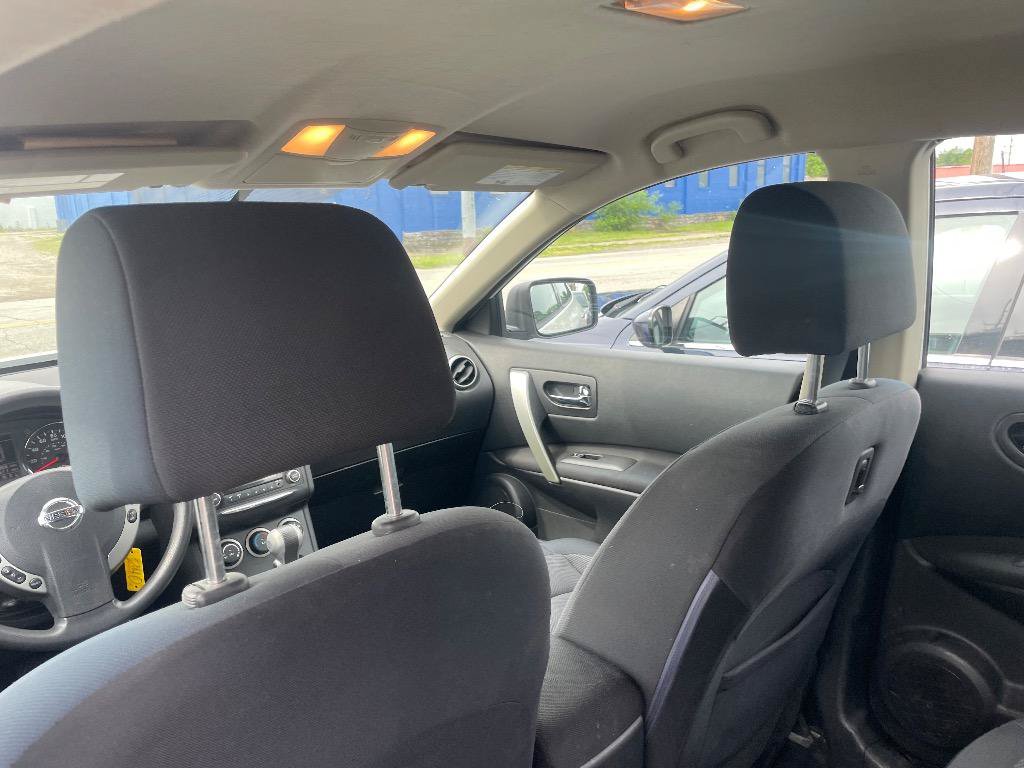 Used 2014 Nissan Rogue S w/ Convenience Package AWD/4WD image 10