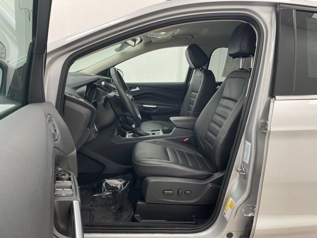Used 2017 Ford Escape Titanium w/ Equipment Group 301A AWD/4WD image 11