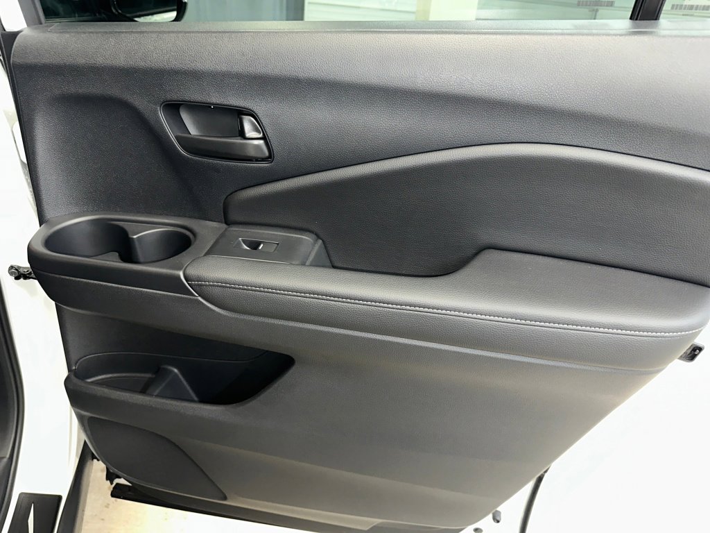Used 2025 Honda Passport EX-L image 30