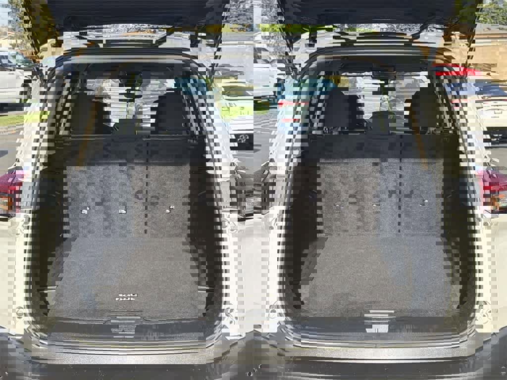 Used 2023 Nissan Rogue SV image 30