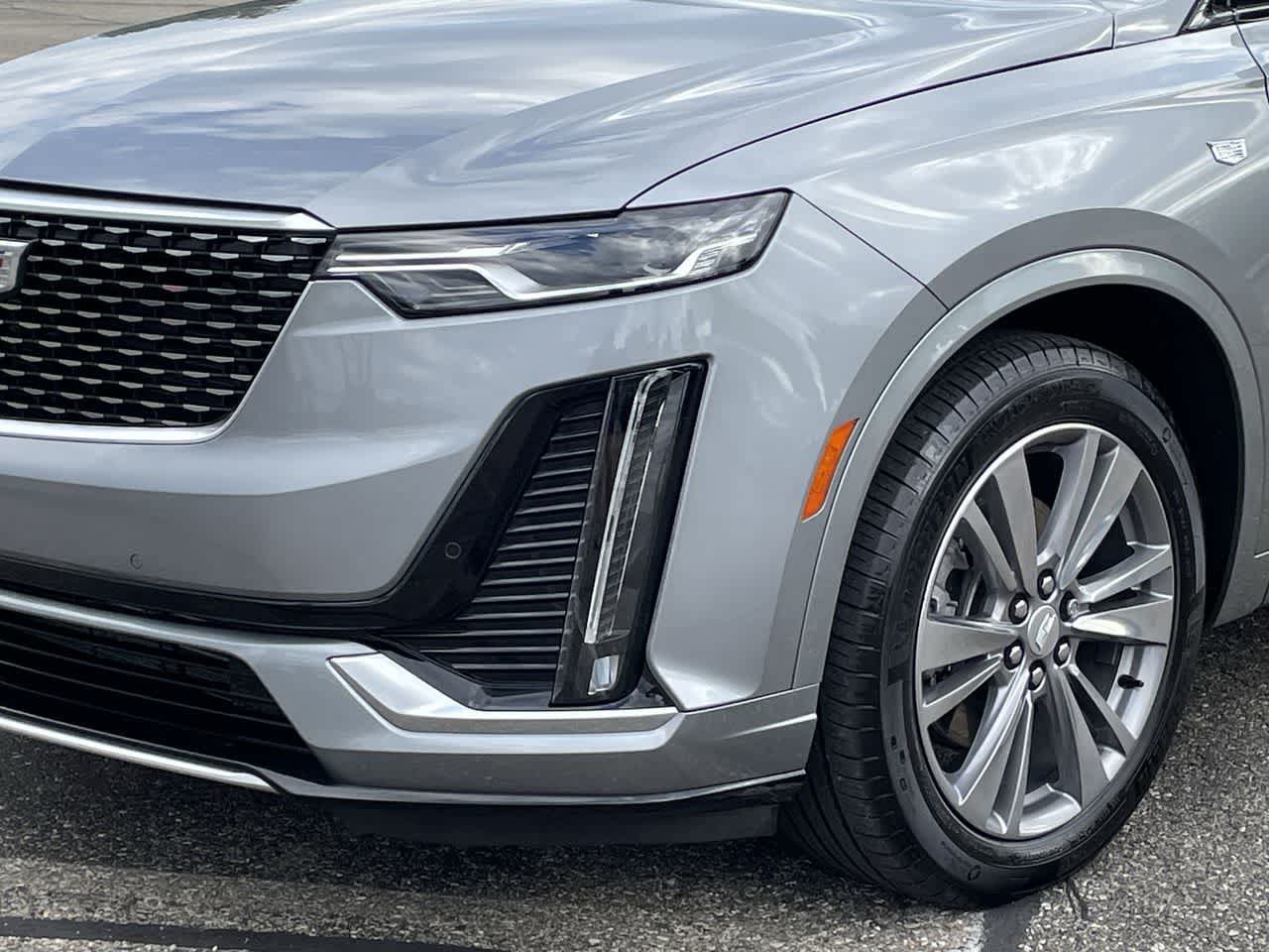 Certified 2025 Cadillac XT6 Premium Luxury AWD/4WD image 40
