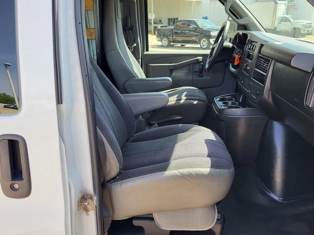 Used 2018 Chevrolet Express 2500 w/ Driver Convenience Package RWD image 23