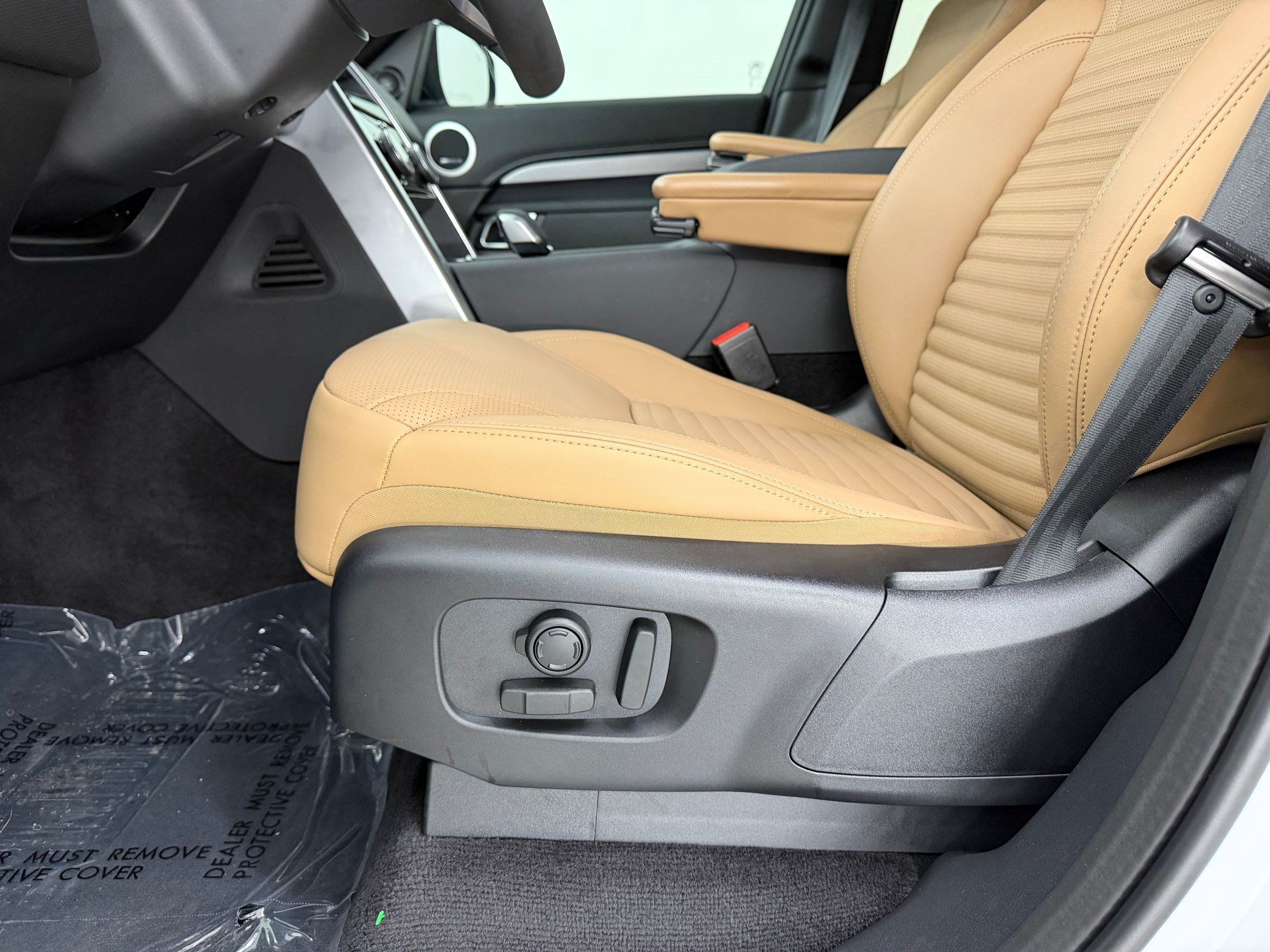 New 2026 Land Rover Discovery Limited Edition AWD/4WD image 14