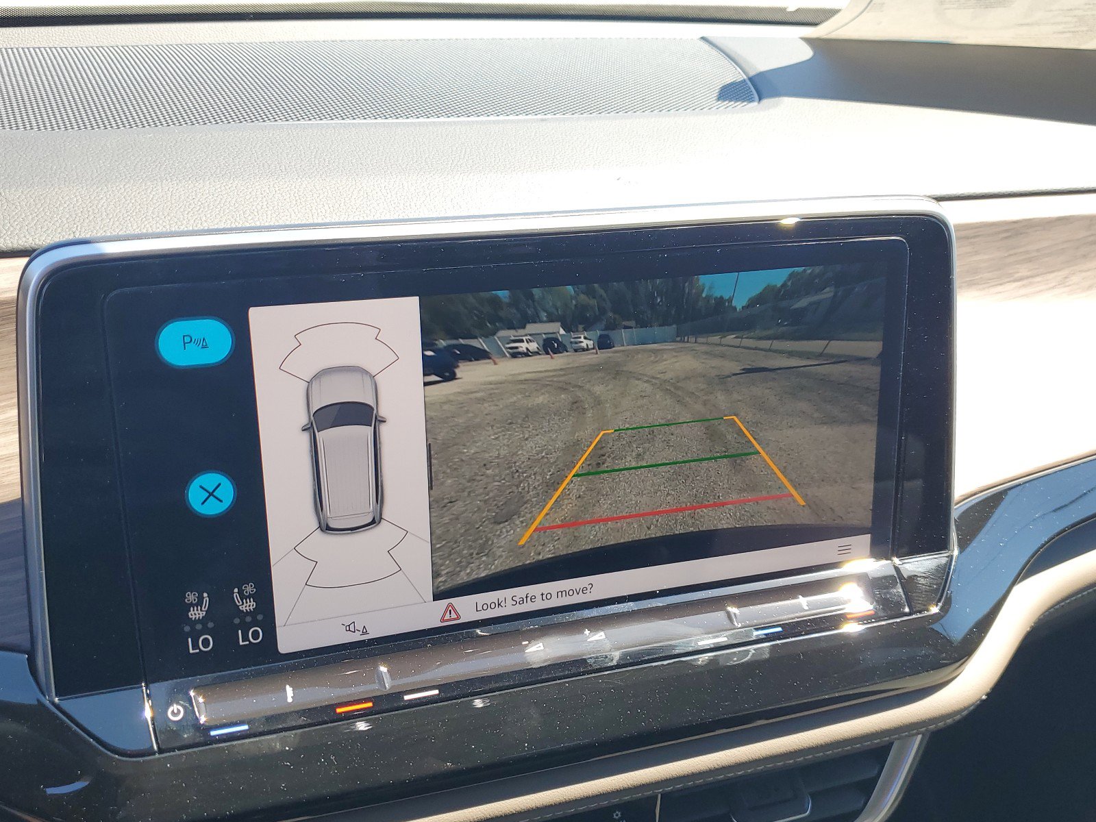 New 2025 Volkswagen Atlas SEL image 25