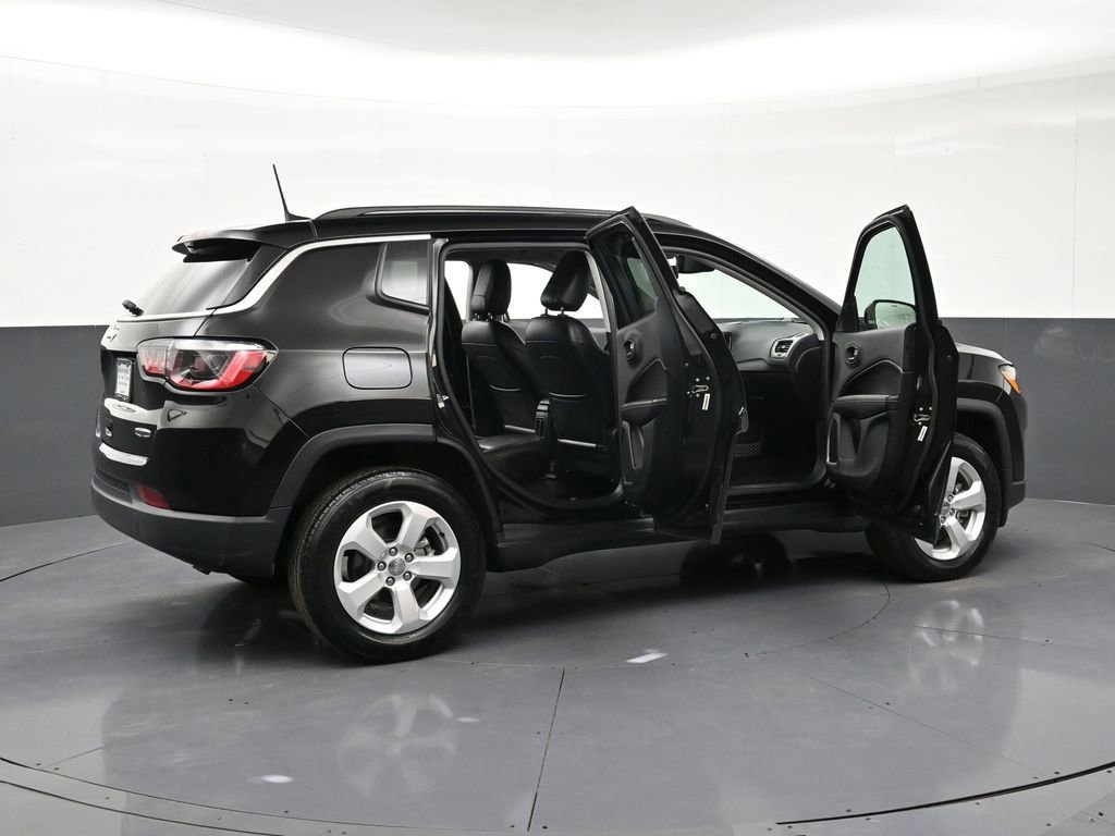 Used 2021 Jeep Compass Latitude image 32