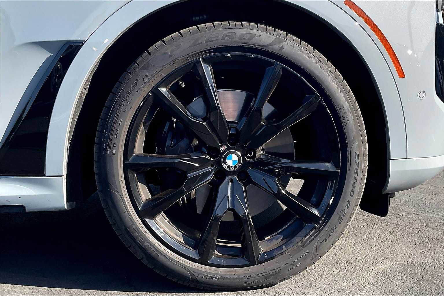 Used 2025 BMW X7 xDrive40i w/ M Sport Package image 12