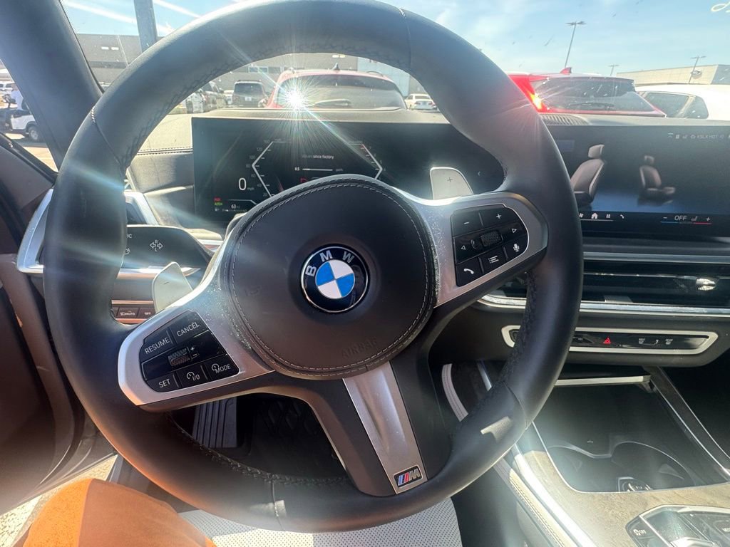 Used 2026 BMW X7 xDrive40i w/ M Sport Package AWD/4WD image 11