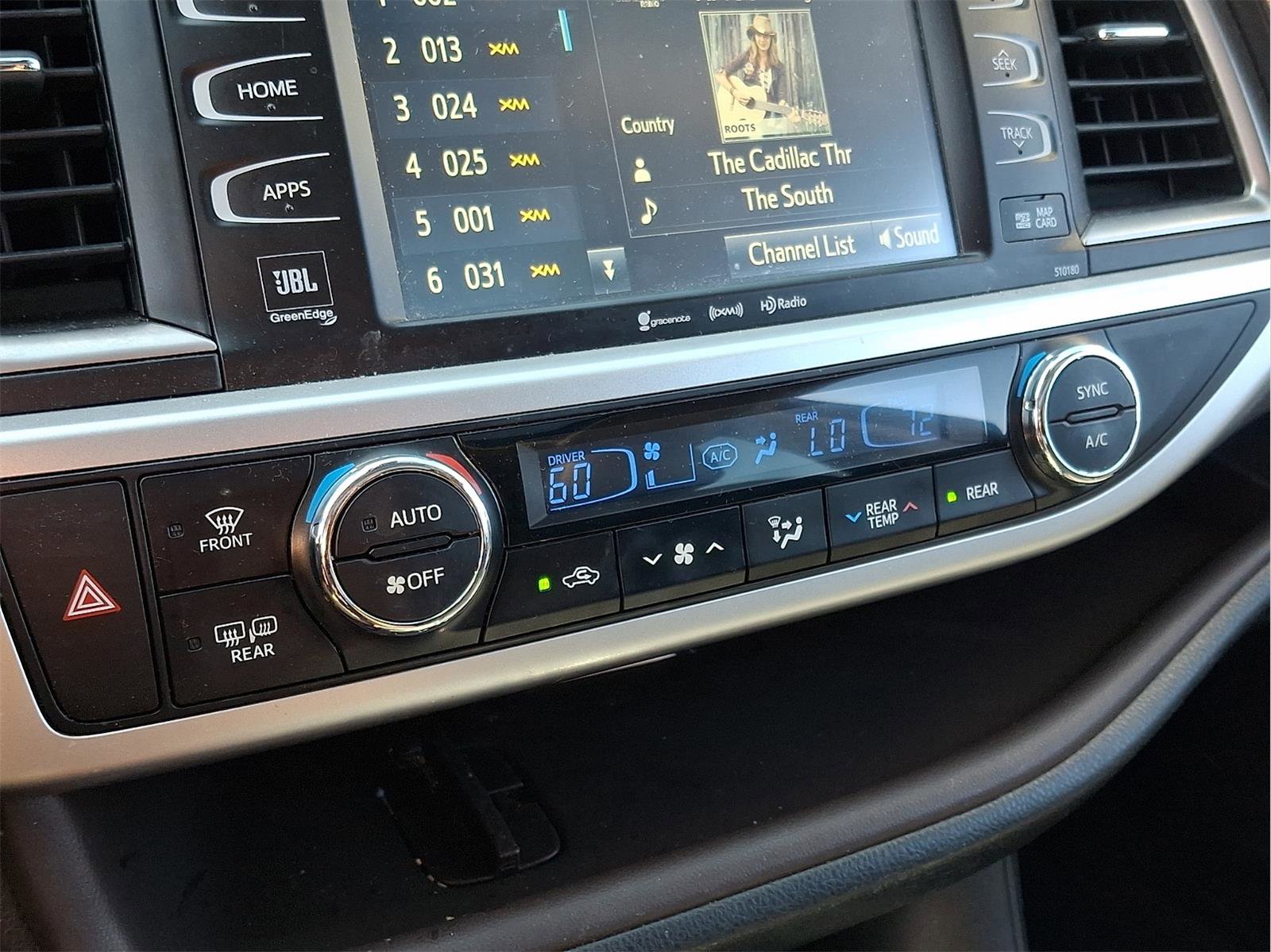 Used 2017 Toyota Highlander Limited AWD/4WD image 24