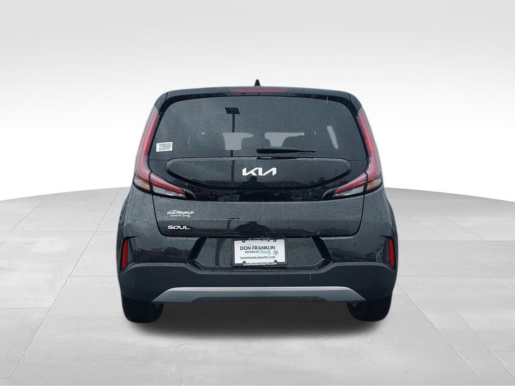 Used 2025 Kia Soul LX w/ LX Technology Package FWD image 7