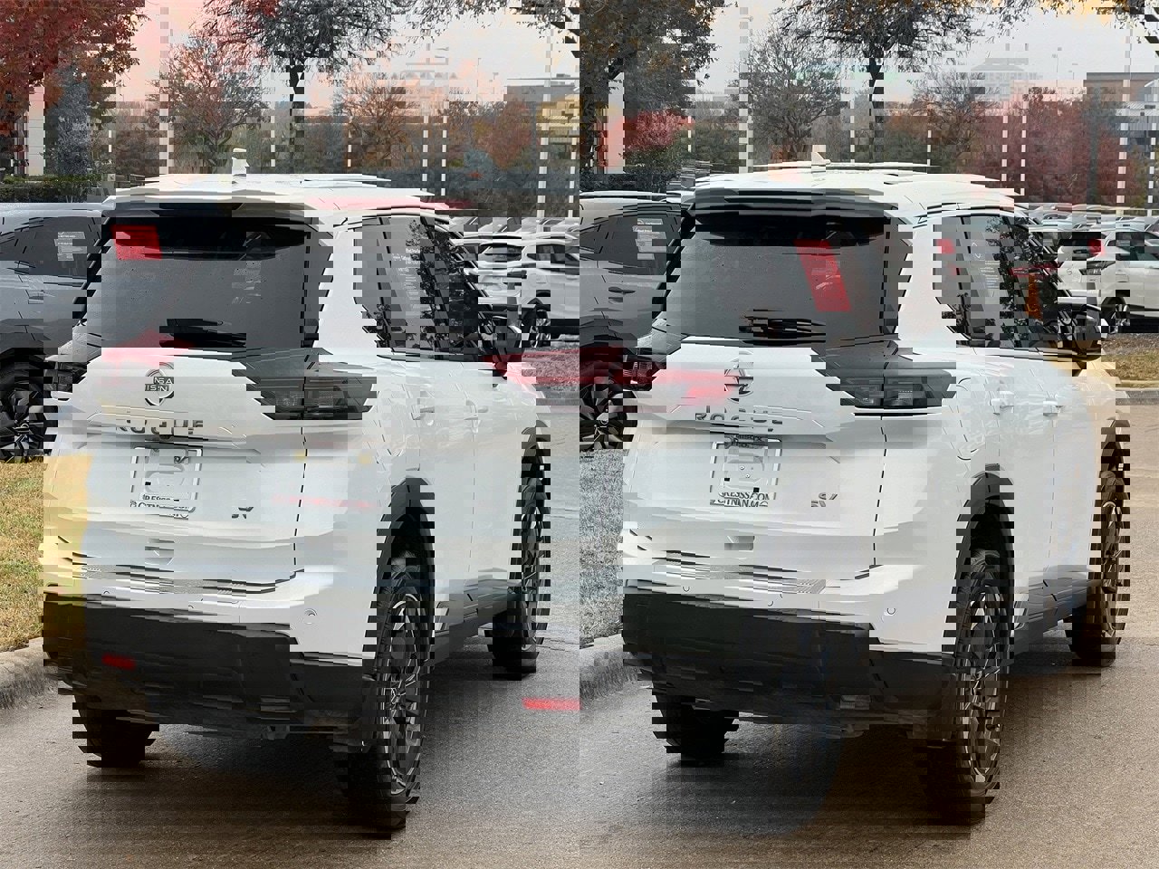 Certified 2024 Nissan Rogue SV image 4