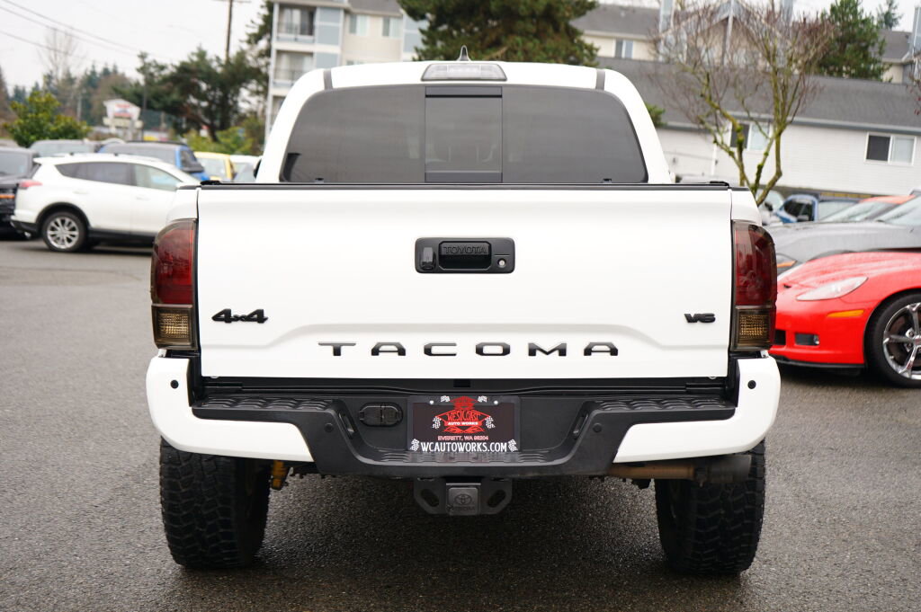 Used 2019 Toyota Tacoma Limited image 4