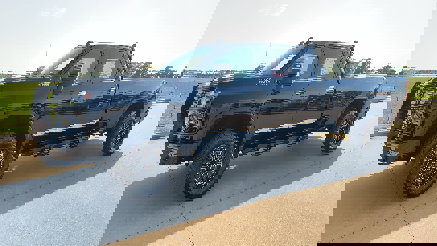 Used 2024 Chevrolet Silverado 3500 High Country w/ High Country Premium Package image 4