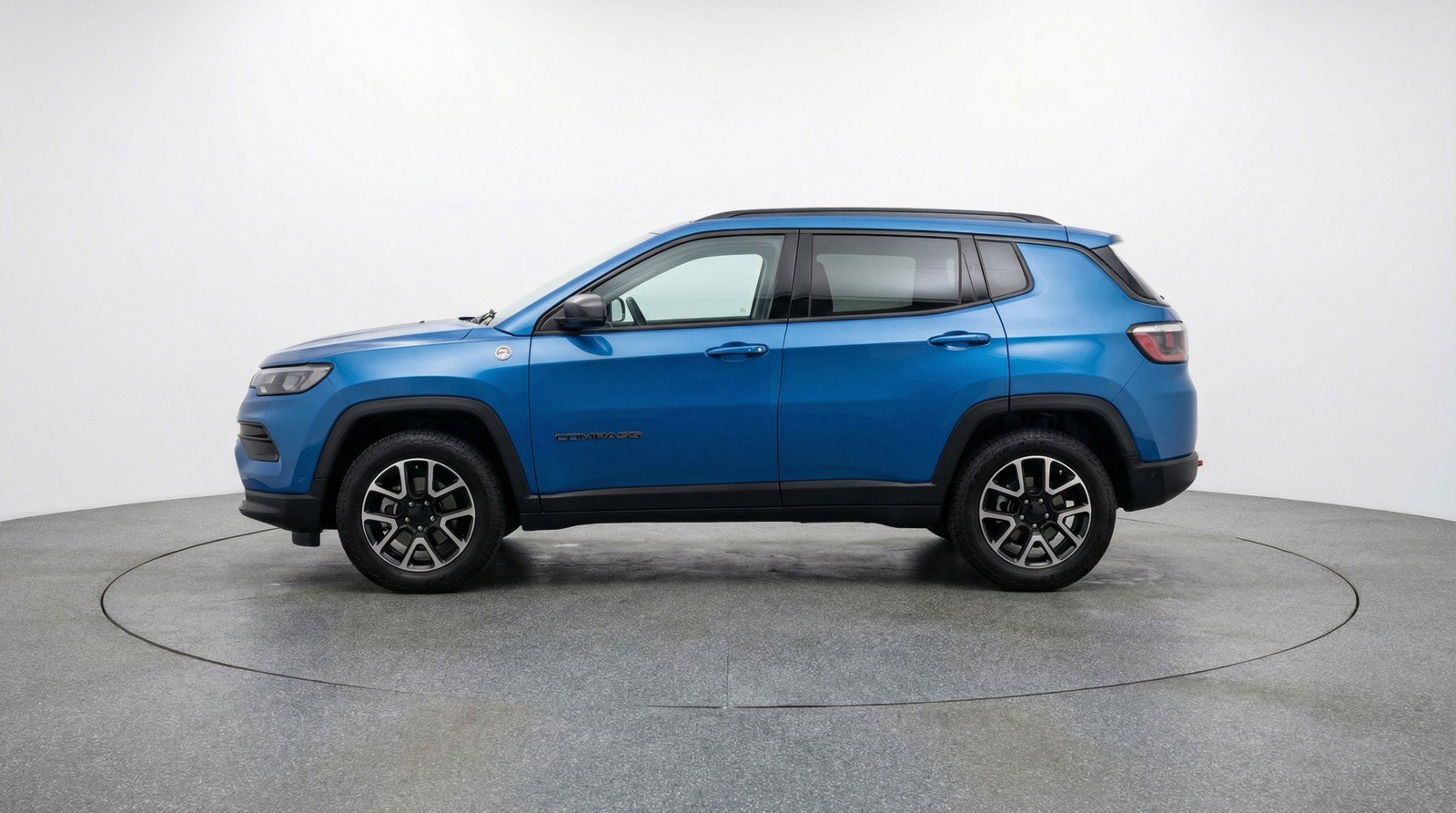 Used 2025 Jeep Compass Trailhawk AWD/4WD image 5