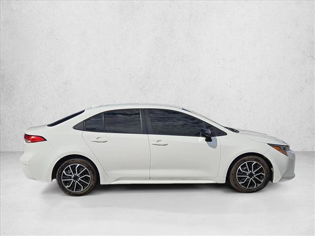 Used 2021 Toyota Corolla LE FWD image 4